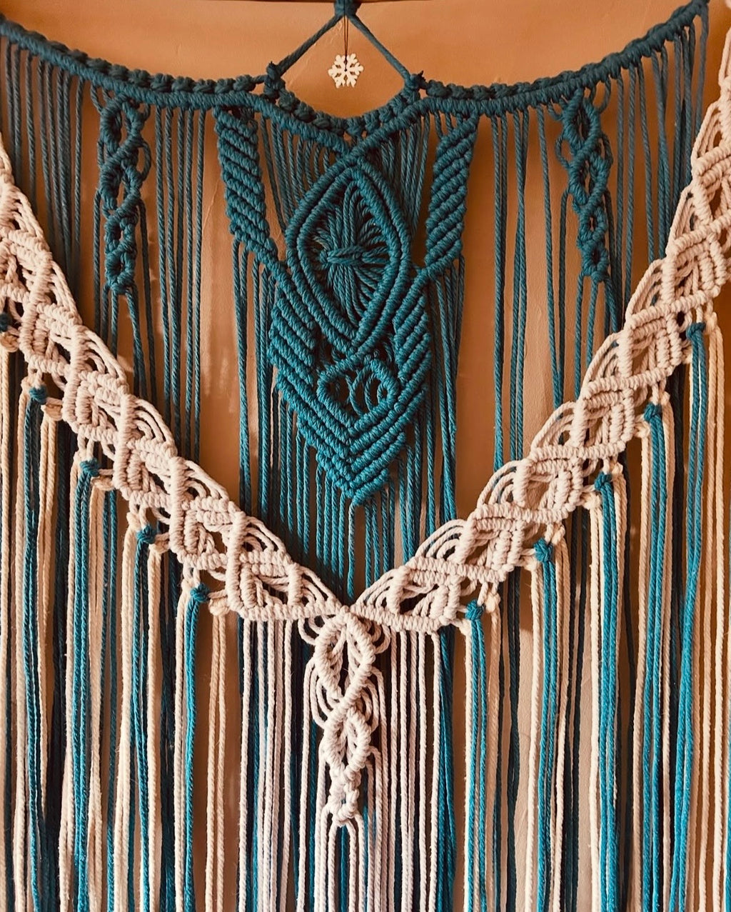 Macramé hivernal bleu et blanc