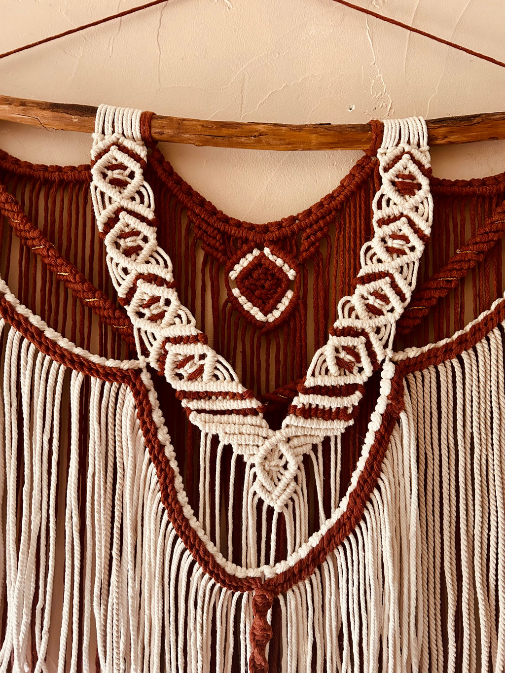 Macramé murale blanc et marron