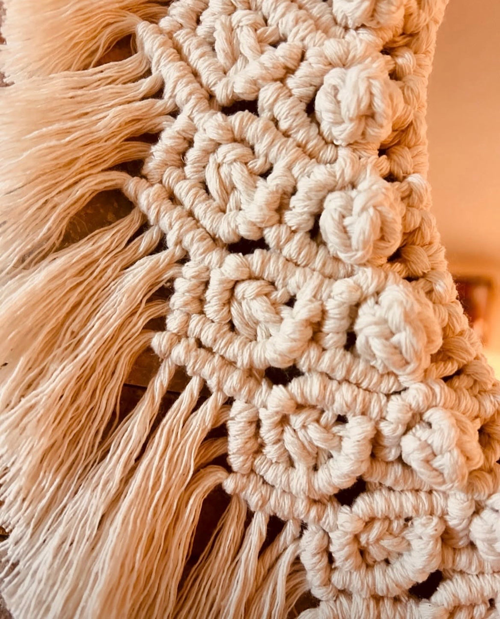 Miroir goutte en macramé