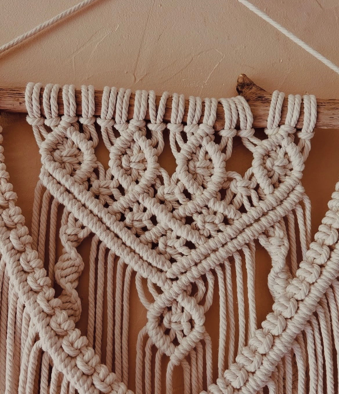 Macramé murale beige