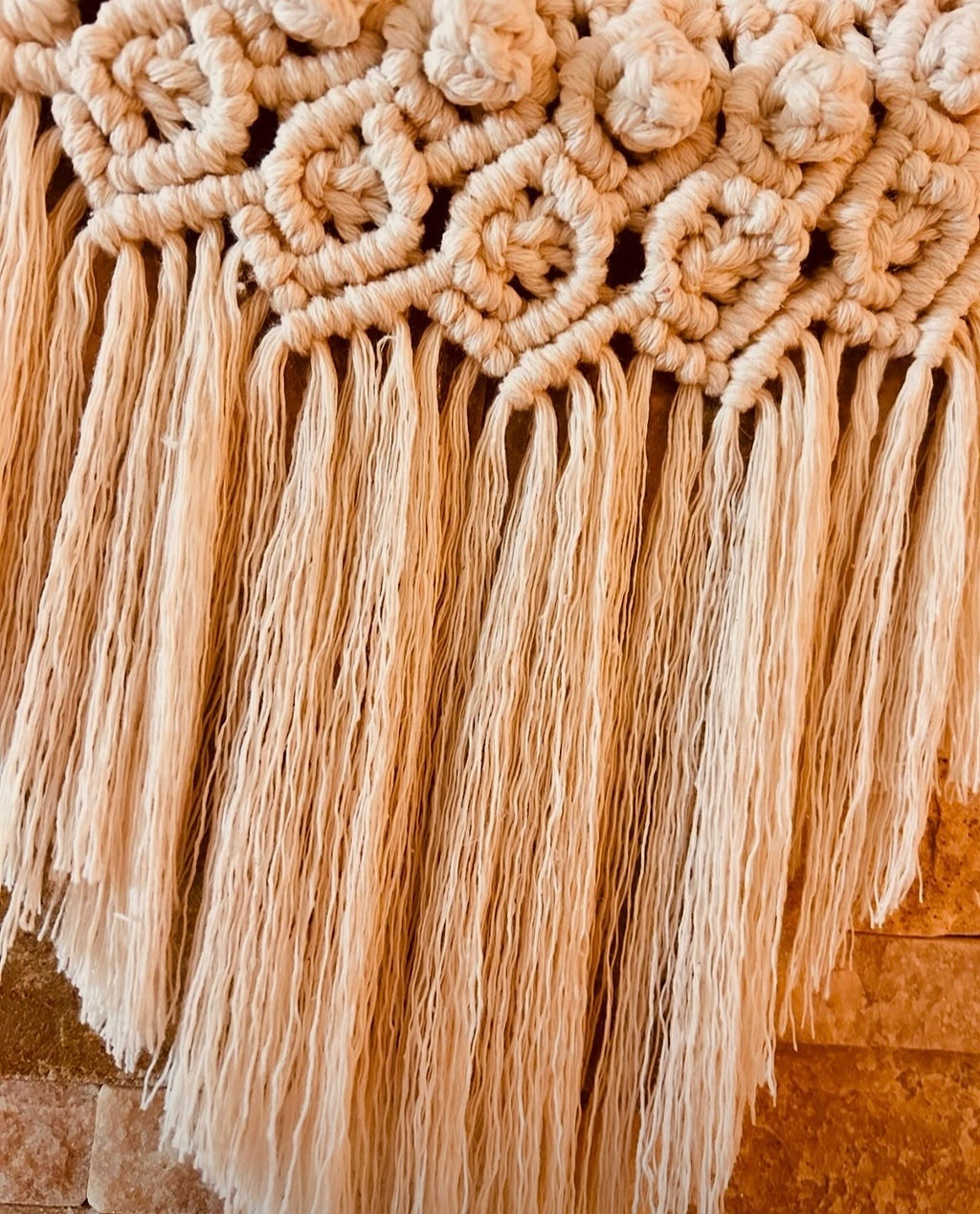 Miroir goutte en macramé