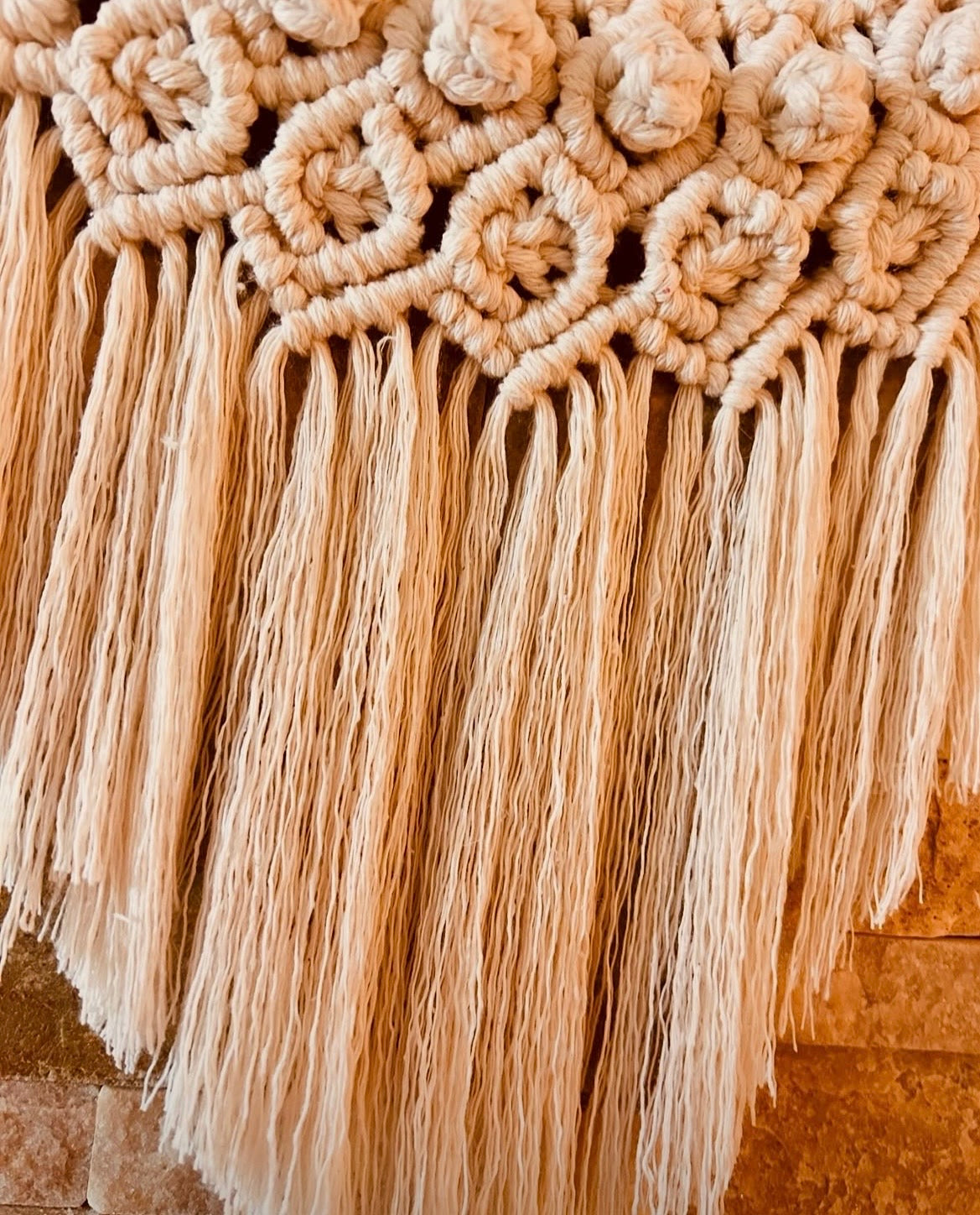 Miroir goutte en macramé