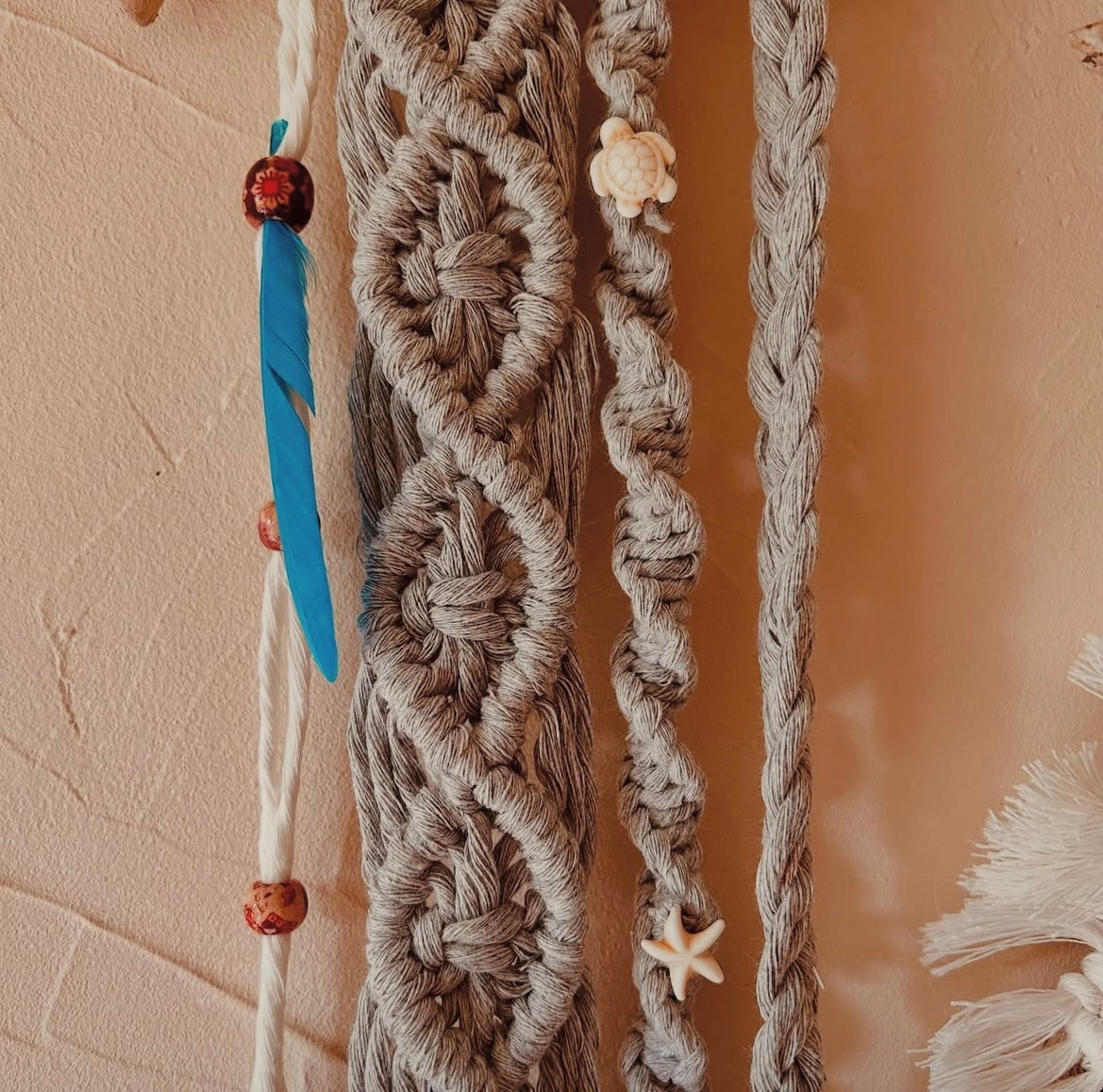 Miroir plume en macramé 🪶