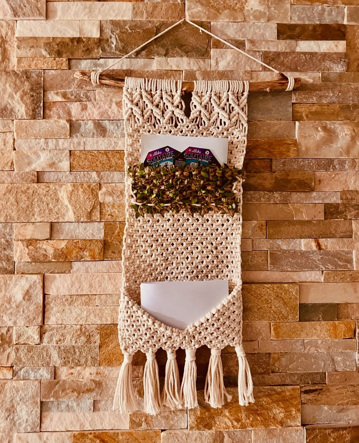 Rangement papier en macramé florale